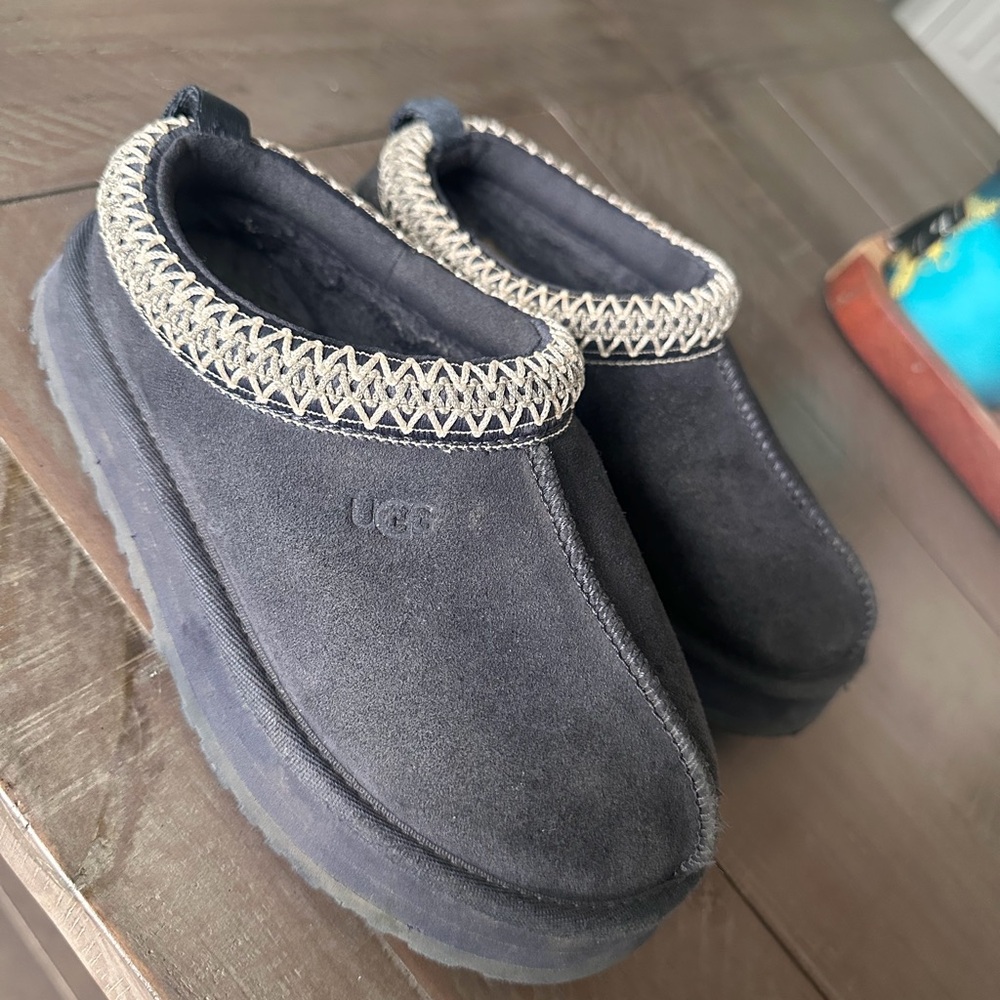 UGG Kids Black and Cream Slippers